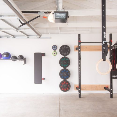 Shopify Garage Gym B 381B3405